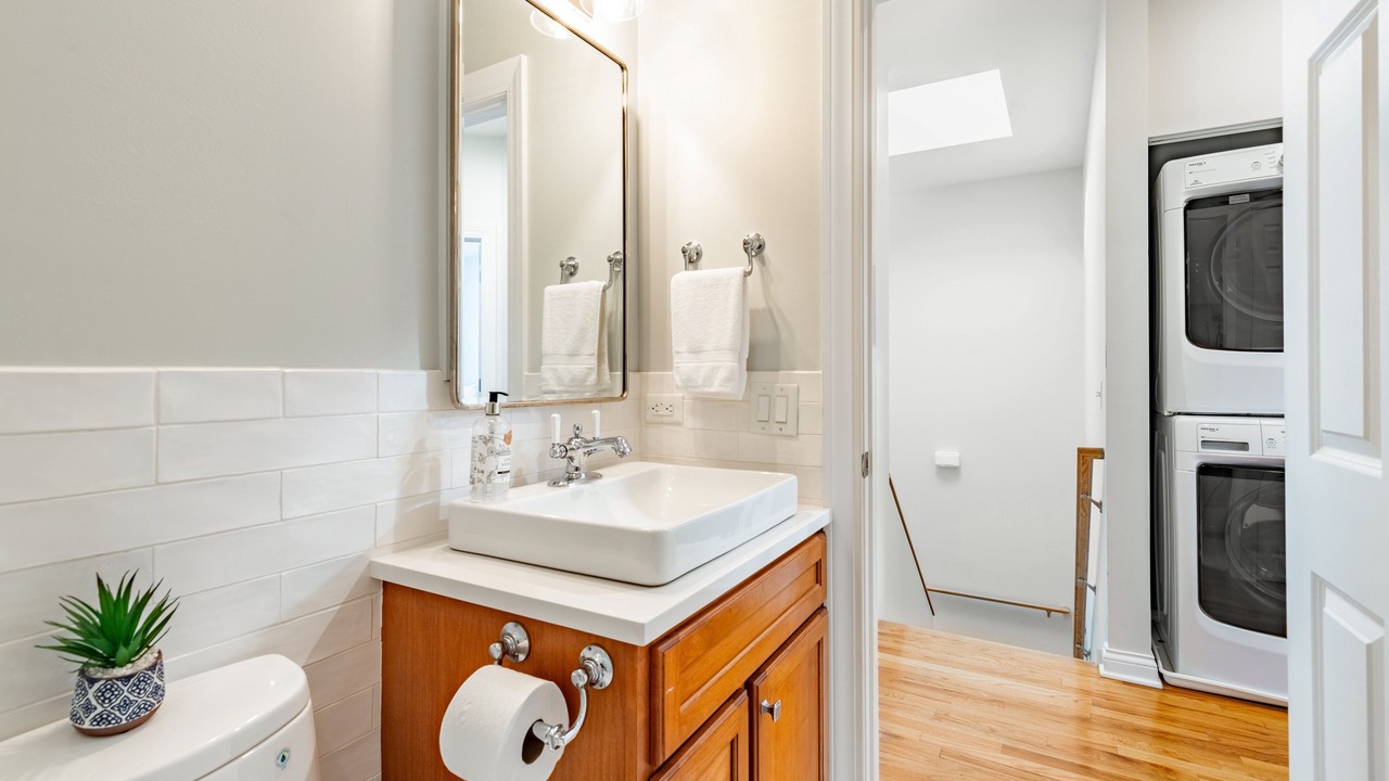 Photo of Bathroom in Old Irving Park