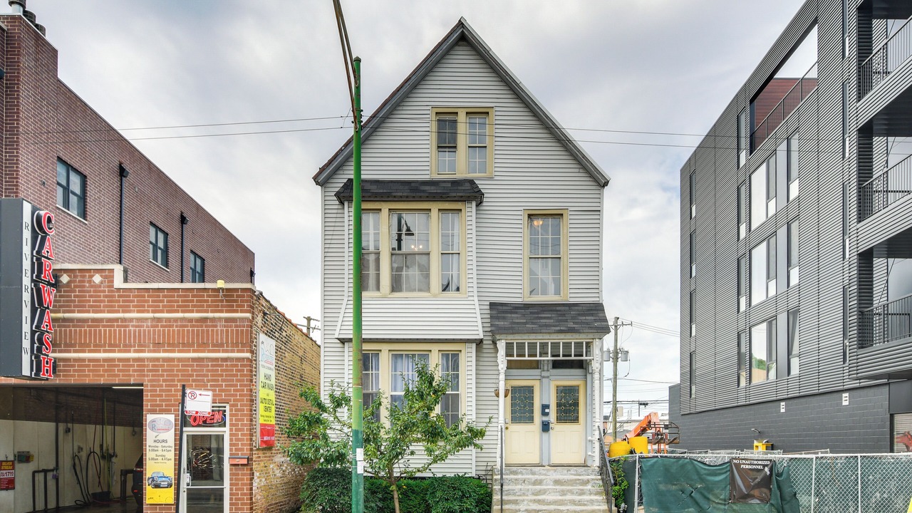 Photo of Outdoor in West Lakeview
