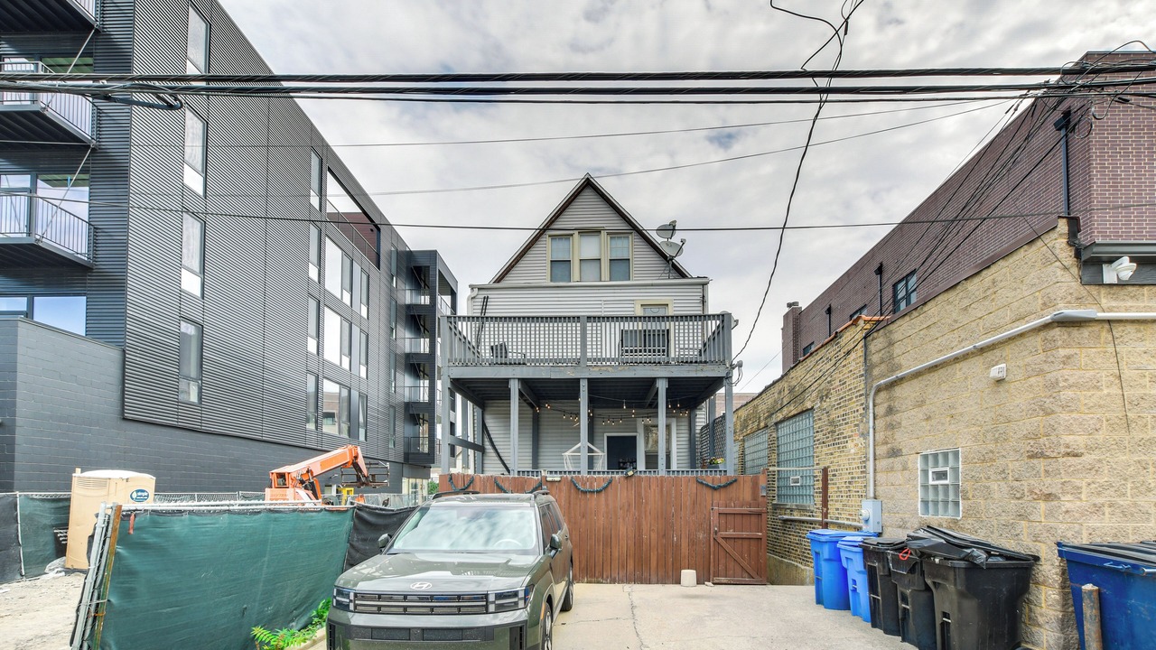 Photo of Outdoor in West Lakeview