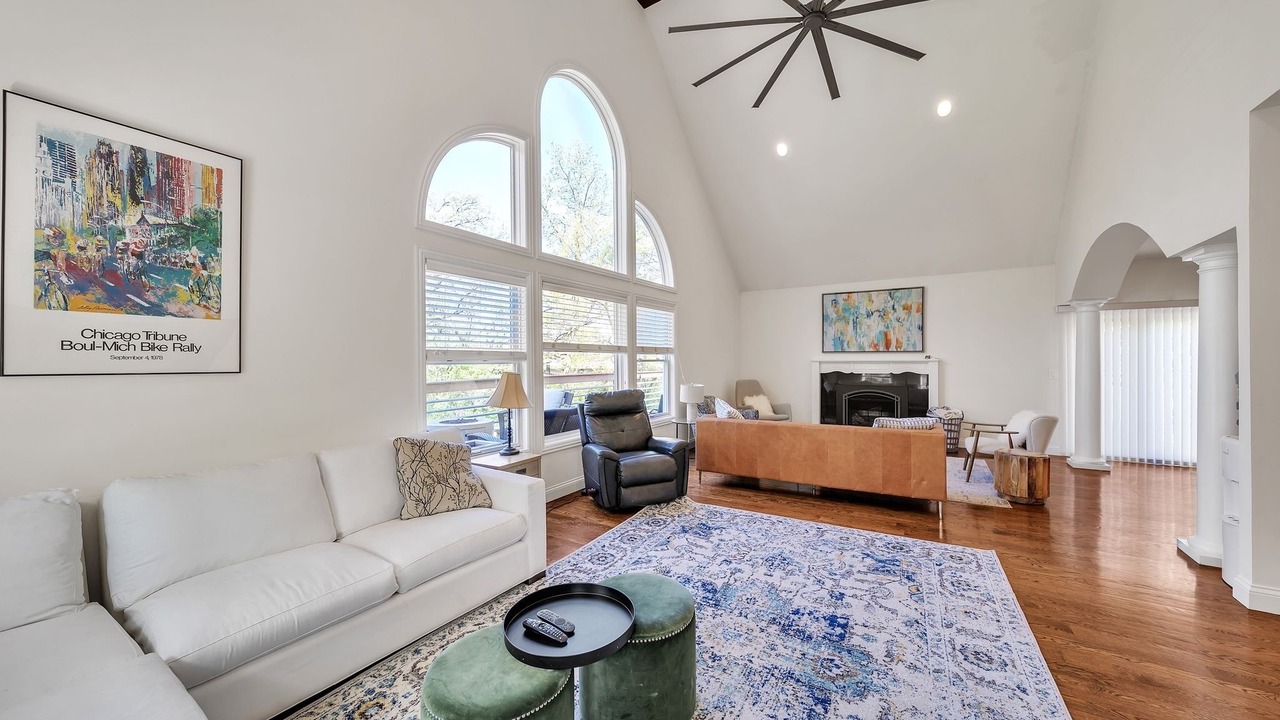 Photo of Livingroom in Algonquin