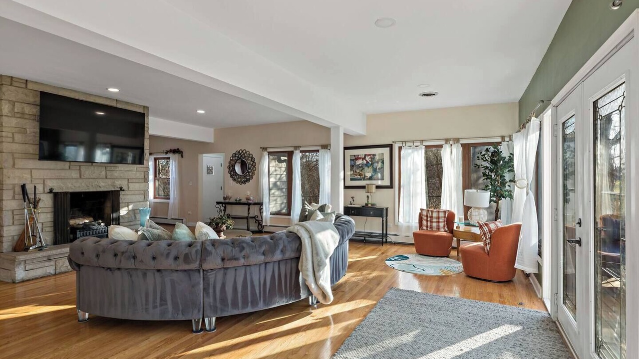 Photo of Livingroom in Homewood