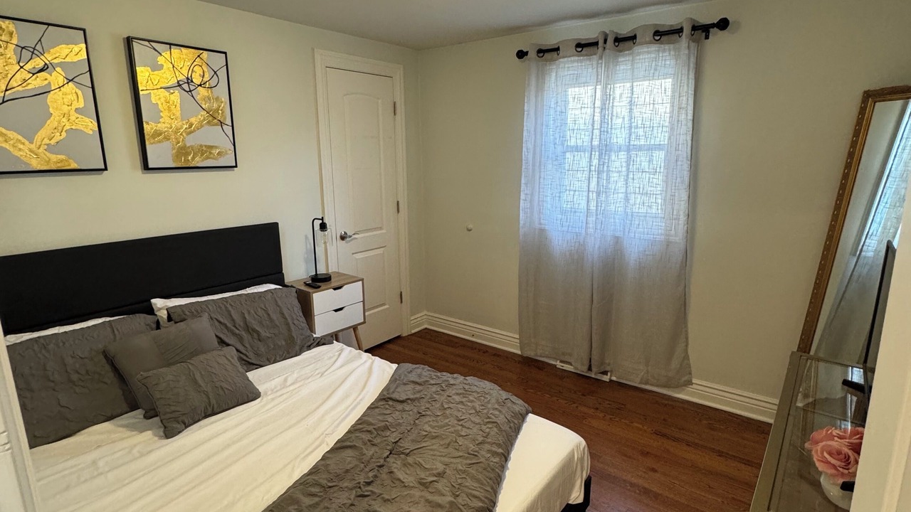Photo of Bedroom in Garfield Ridge