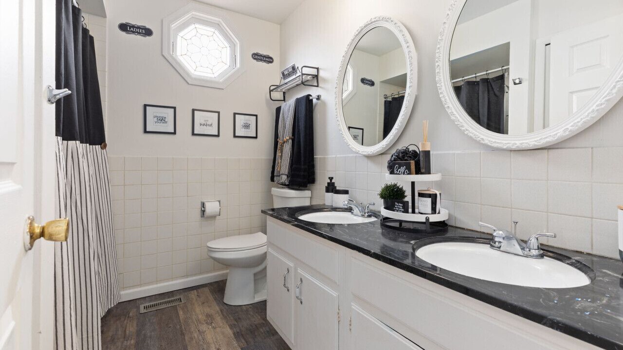 Photo of Bathroom in Country Club Hills