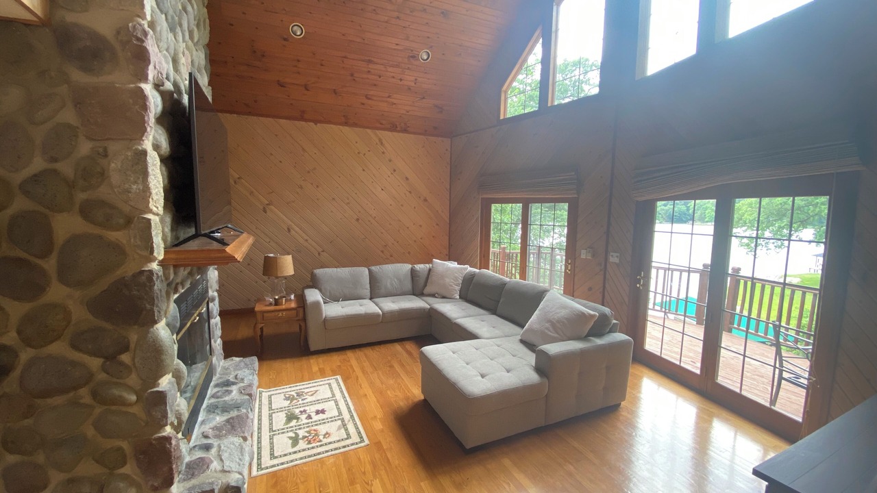 Photo of Livingroom in Oak Run