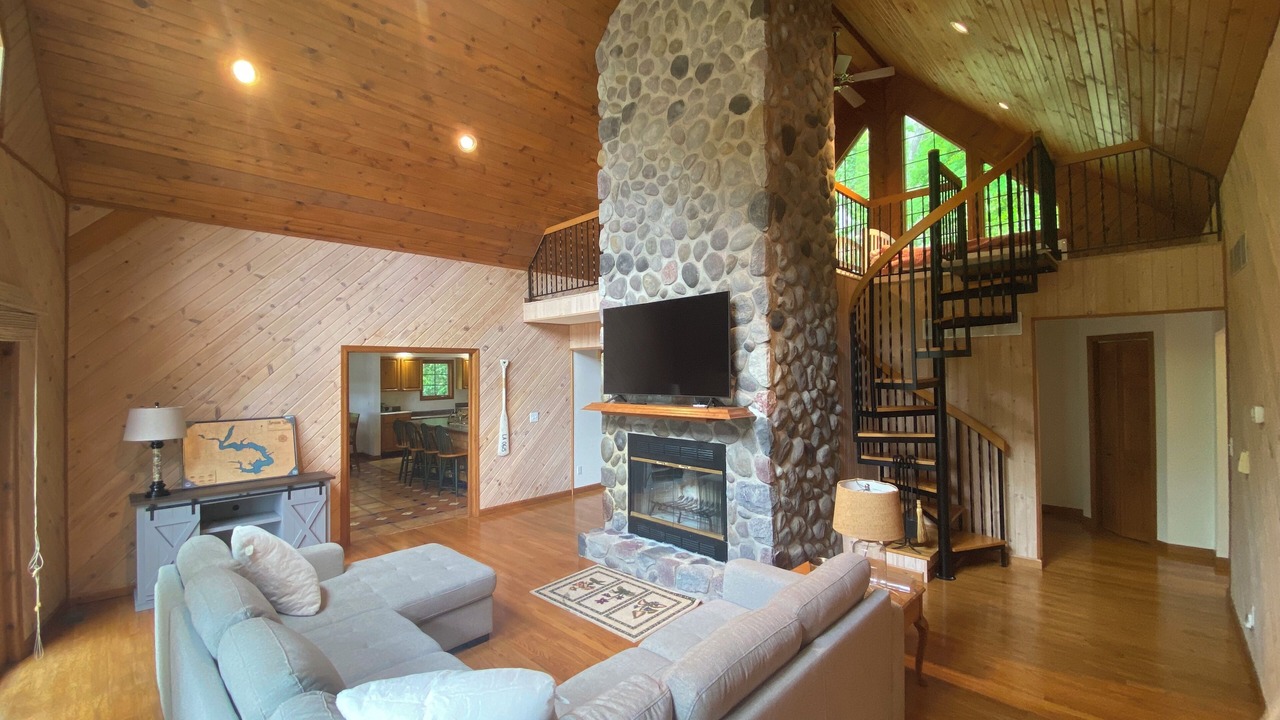 Photo of Livingroom in Oak Run