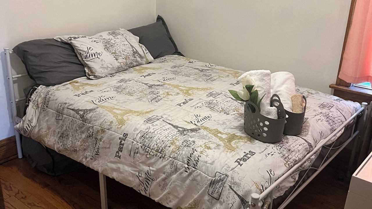 Photo of Bedroom in Chicago Lawn