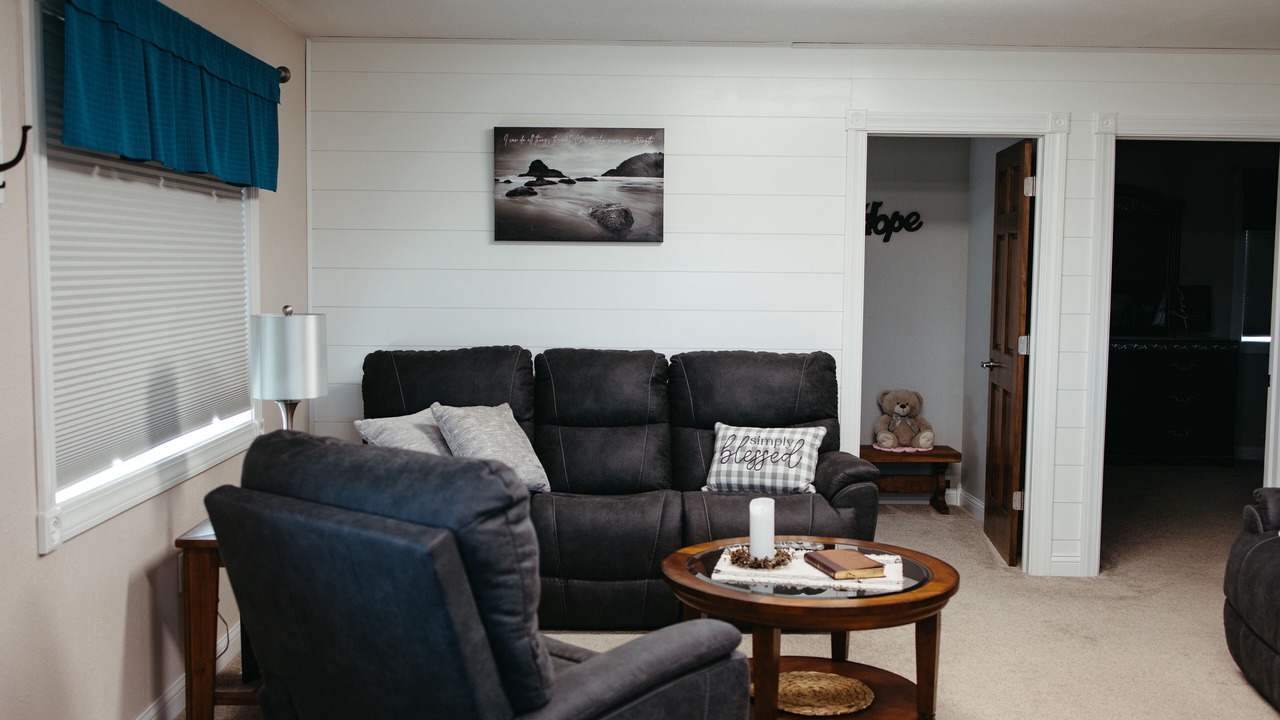 Photo of Livingroom in Saline County