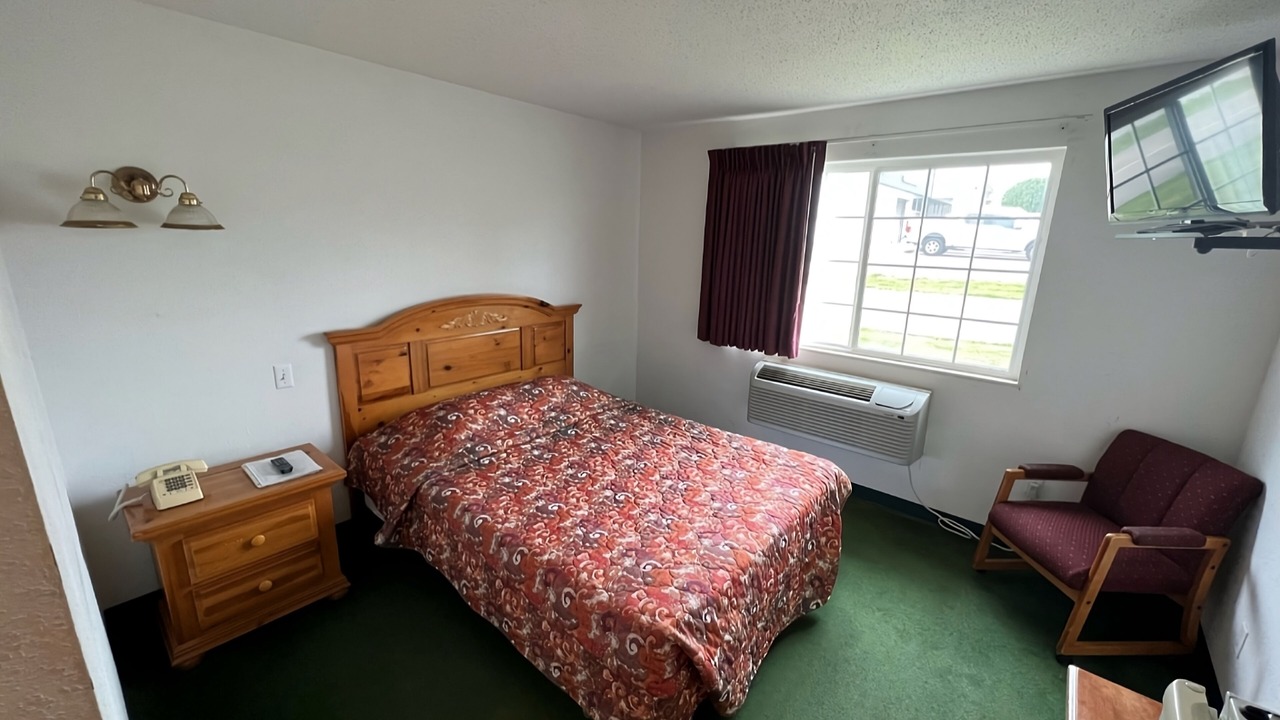 Photo of Bedroom in Red Bud