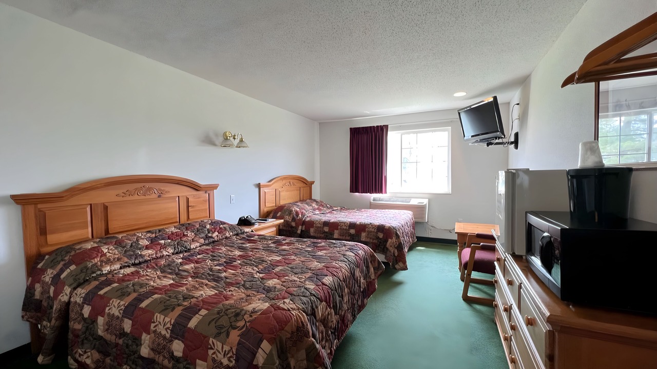 Photo of Bedroom in Red Bud