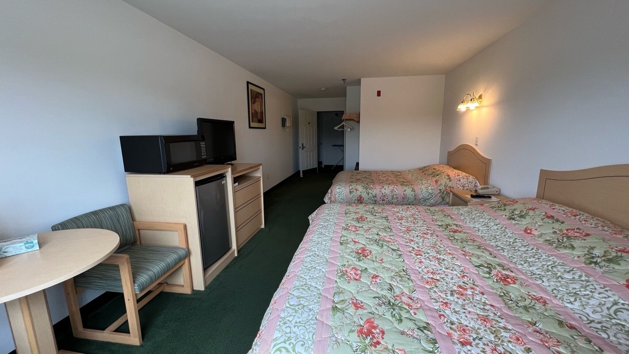 Photo of Bedroom in Red Bud