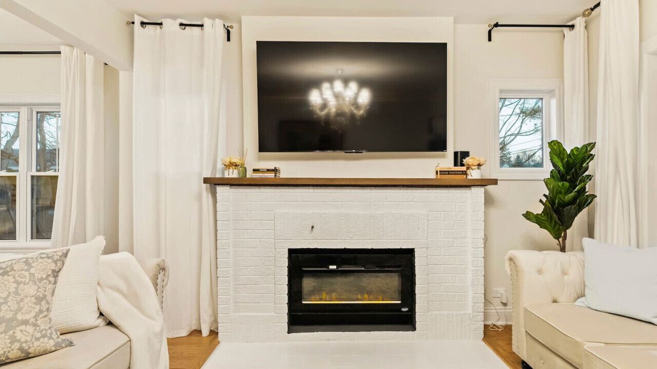 Photo of Livingroom in Glen Ellyn