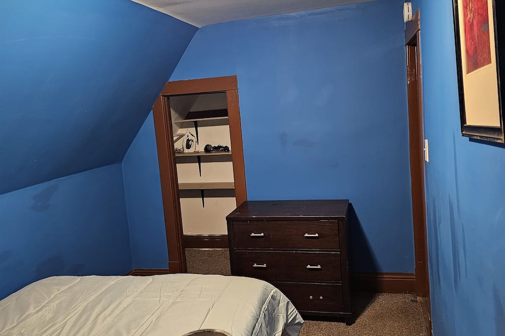 Photo of Bedroom in South Chicago Heights