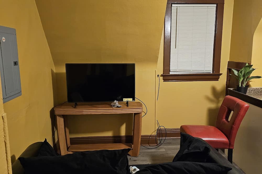 Photo of Livingroom in South Chicago Heights