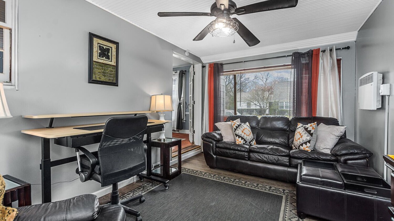 Photo of Livingroom in Belleville