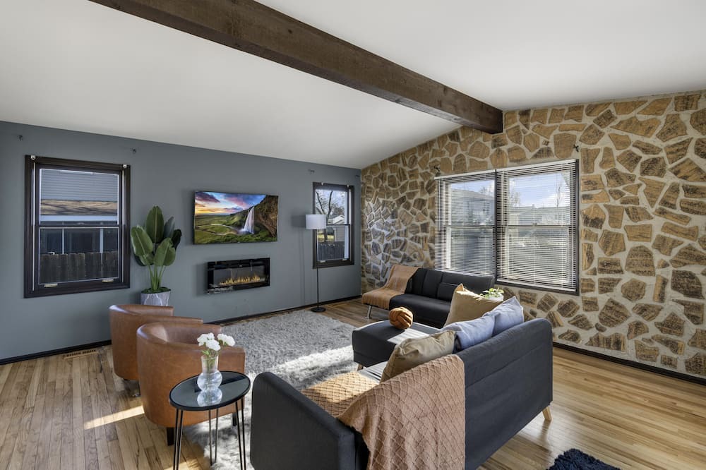 Photo of Livingroom in Downers Grove