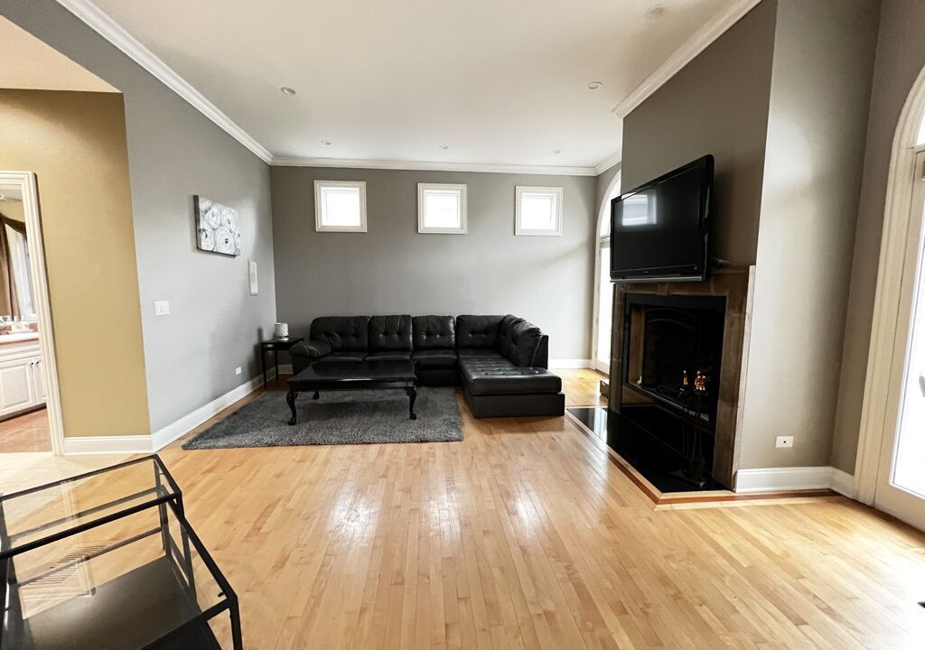 Photo of Livingroom in Deerfield