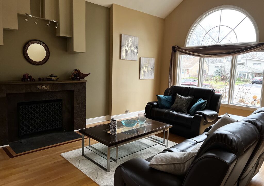 Photo of Livingroom in Deerfield