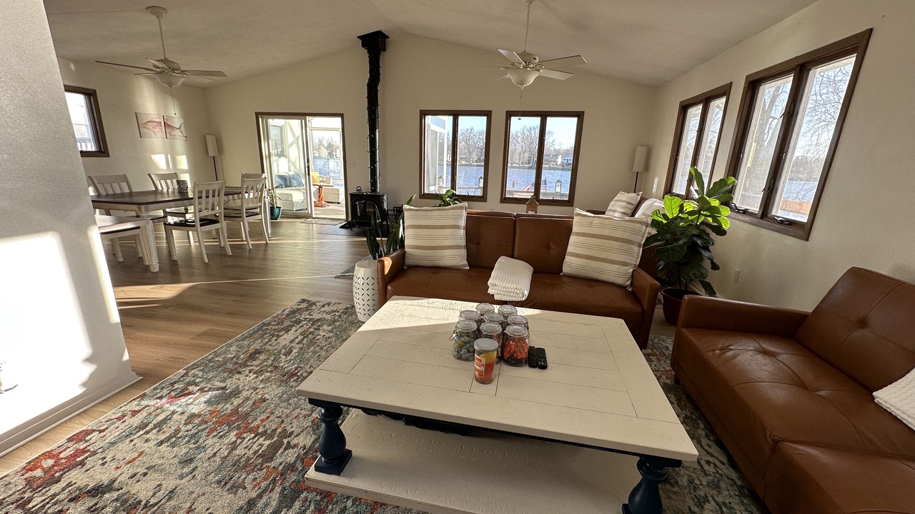 Photo of Livingroom in Quad Cities