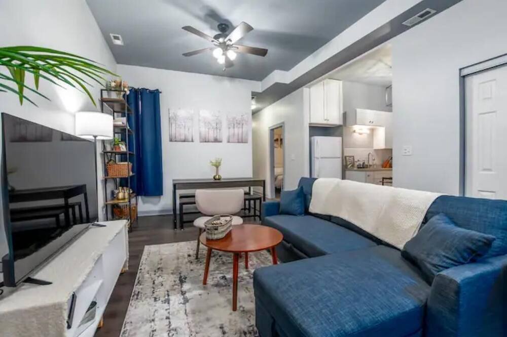 Photo of Livingroom in Woodlawn