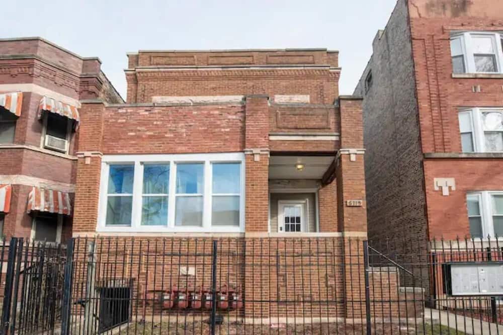 Photo of Outdoor in Woodlawn