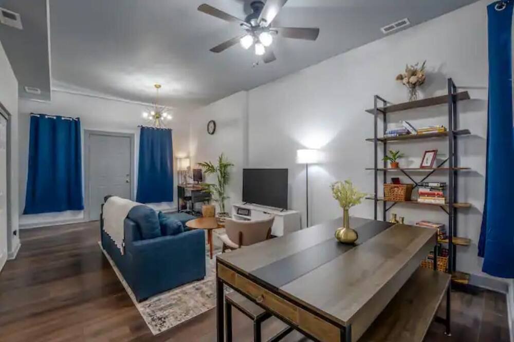 Photo of Livingroom in Woodlawn