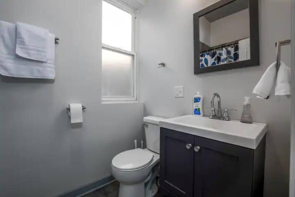 Photo of Bathroom in Woodlawn
