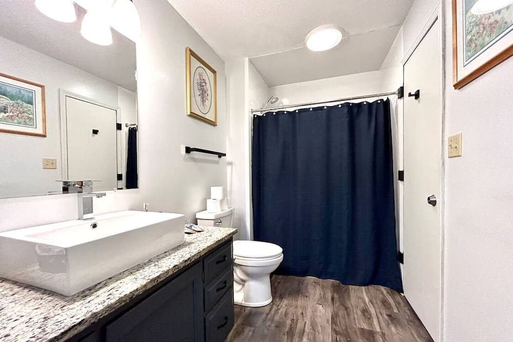 Photo of Bathroom in Savoy
