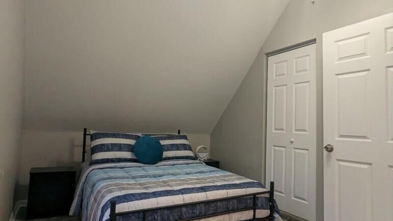 Photo of Bedroom in East Beverly