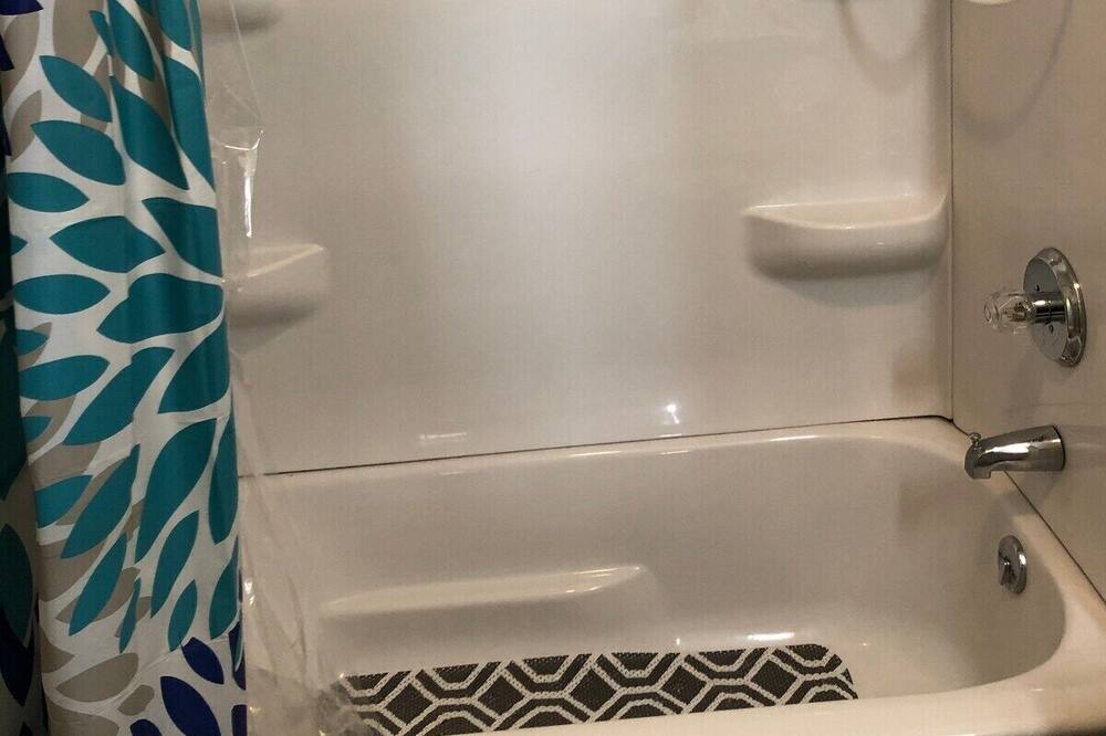 Photo of Bathroom in Robinson