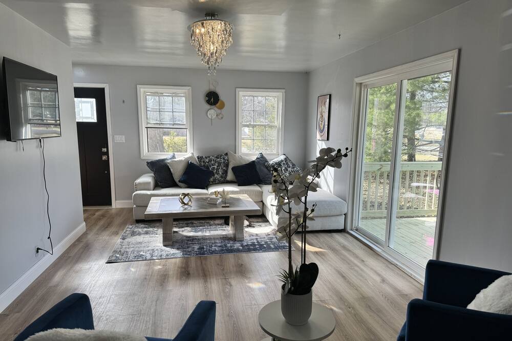 Photo of Livingroom in Charleston