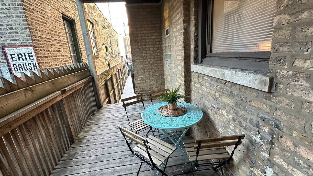 Photo of Outdoor in Lake View East