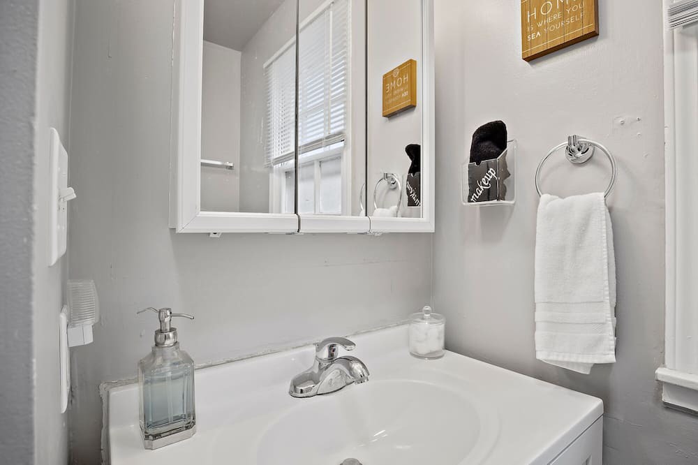 Photo of Bathroom in Yorkville