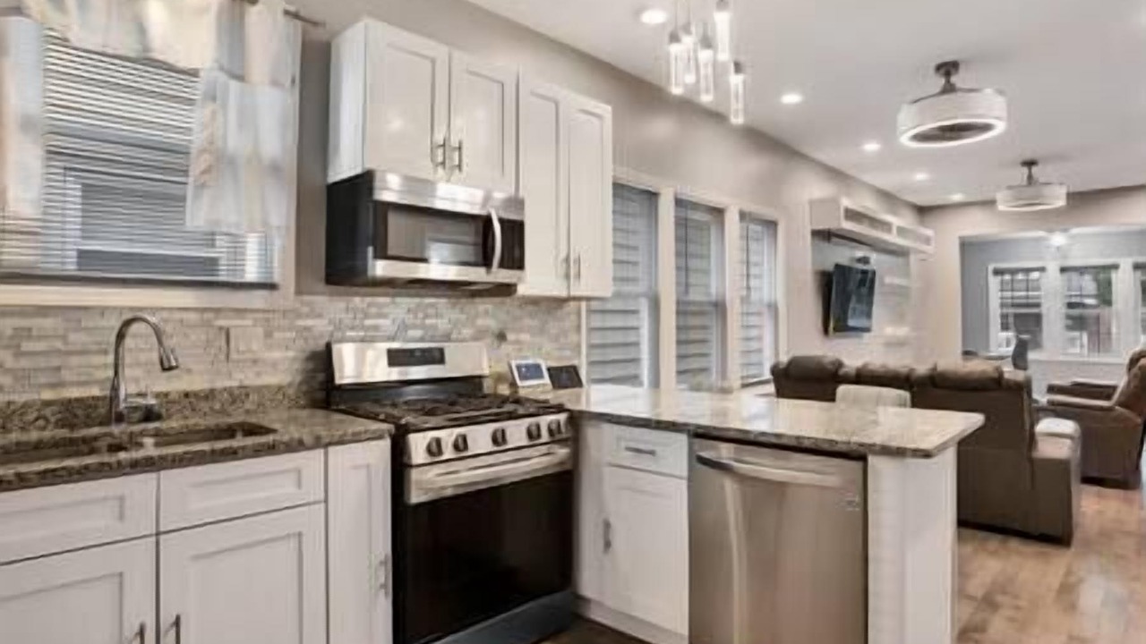 Photo of Kitchen in Avalon Park