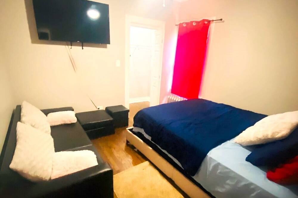 Photo of Bedroom in Roseland