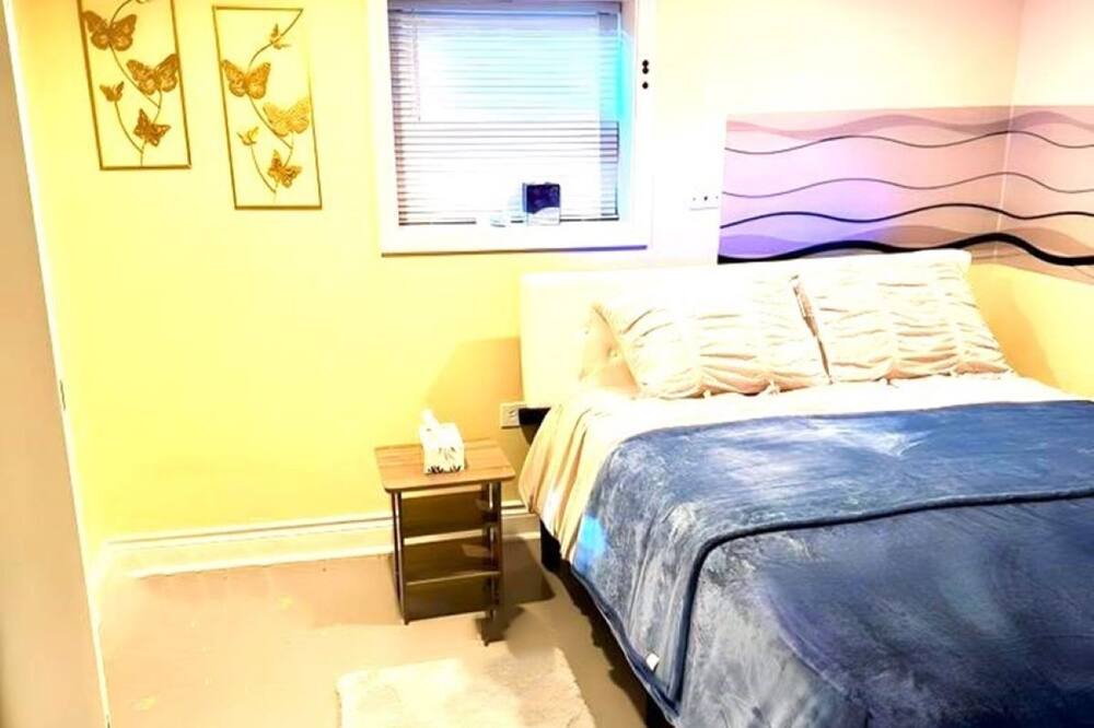 Photo of Bedroom in Roseland