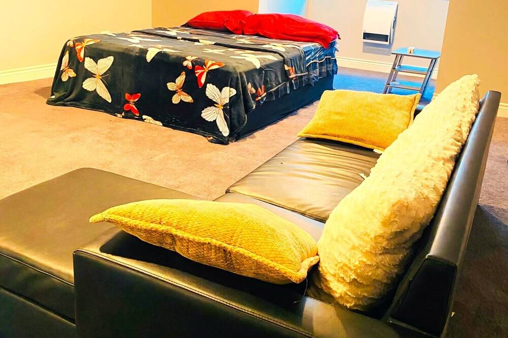 Photo of Bedroom in Roseland