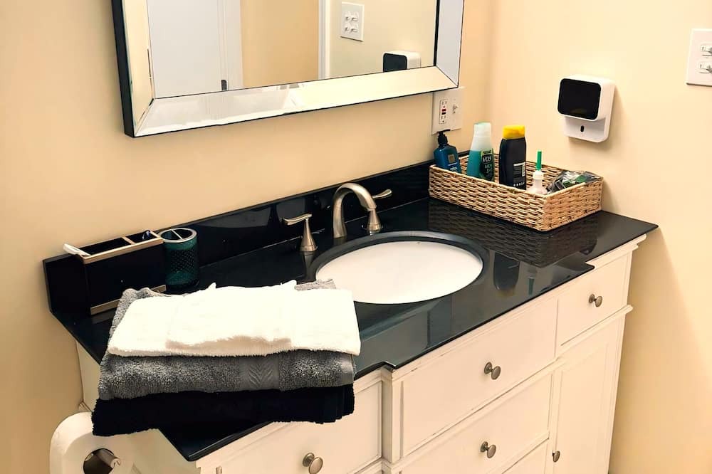 Photo of Bathroom in Roseland