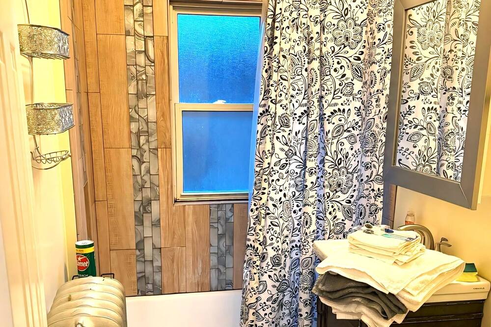 Photo of Bathroom in Roseland