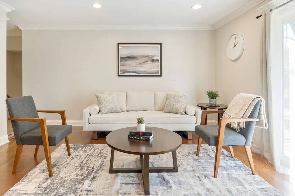 Photo of Livingroom in Arlington Heights