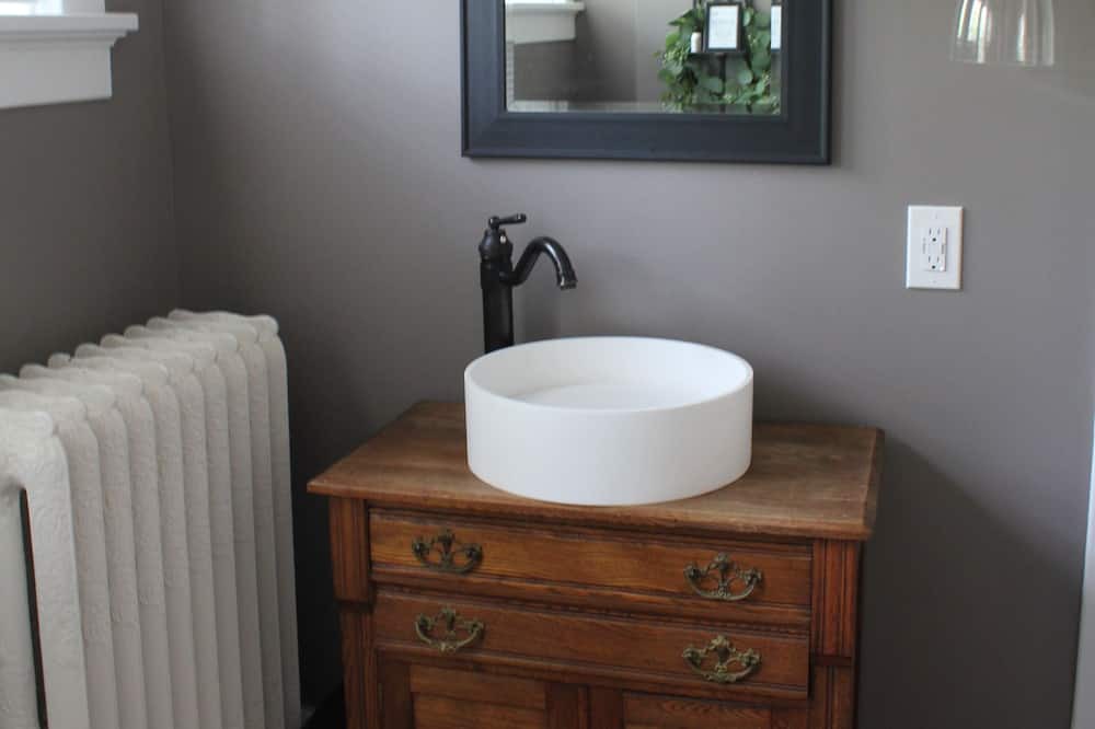 Photo of Bathroom in Highland