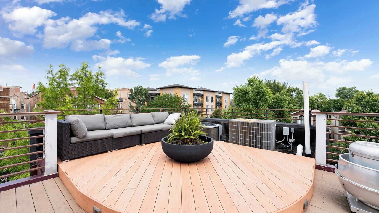 Photo of Patio Balcony in Logan Square