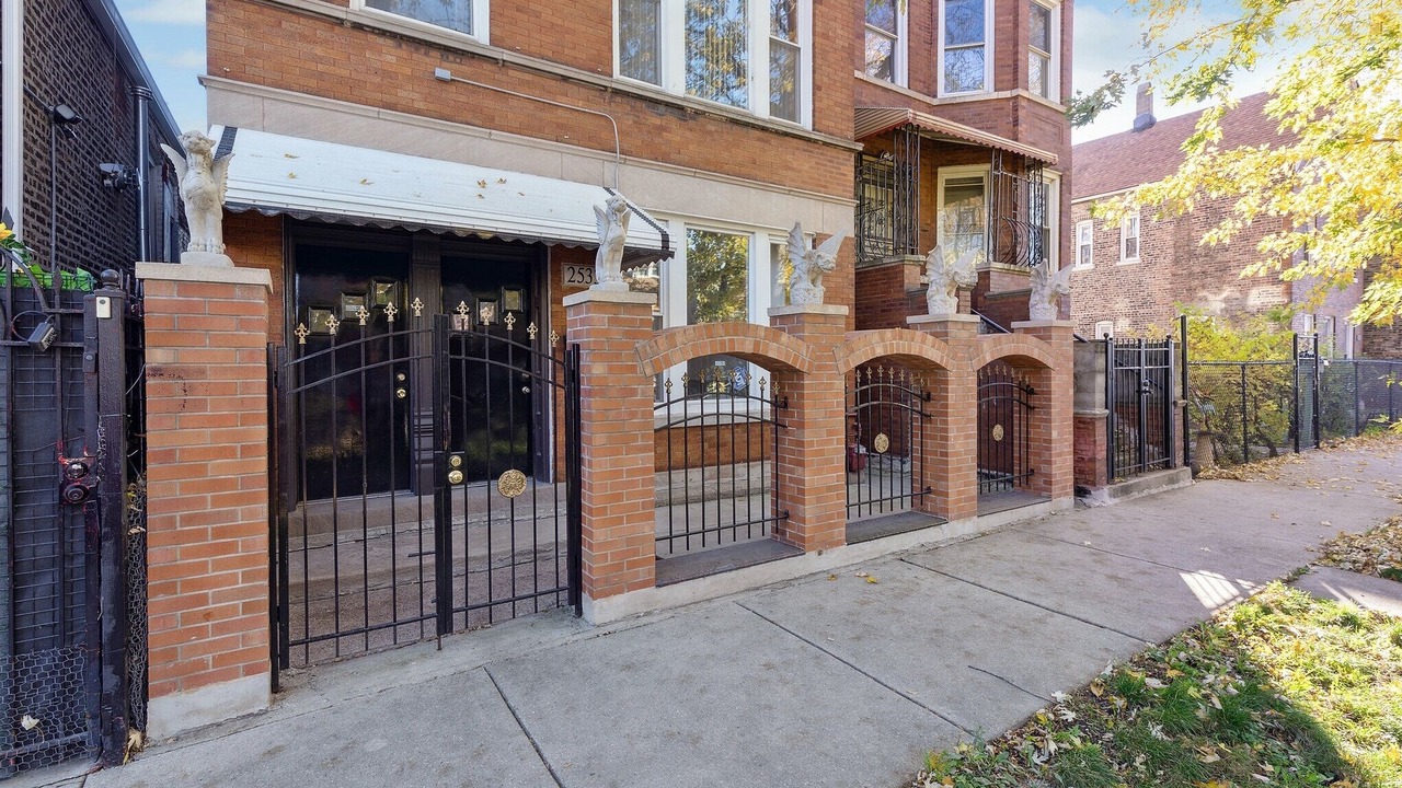Photo of Outdoor in Little Village