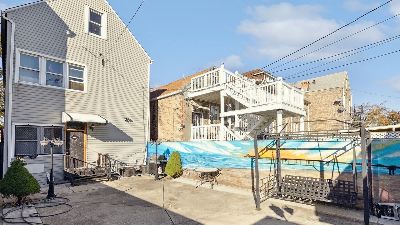 Photo of Outdoor in Little Village