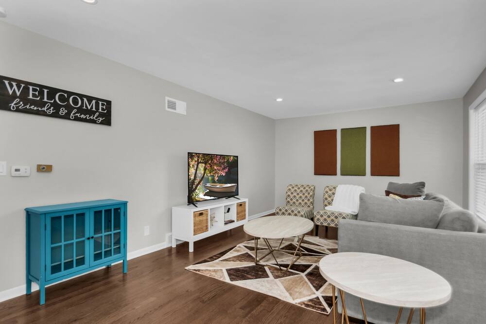 Photo of Livingroom in Schaumburg