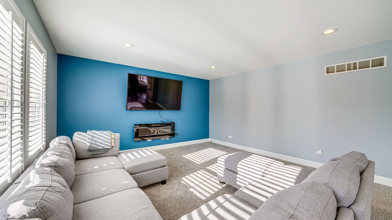 Photo of Livingroom in Shorewood