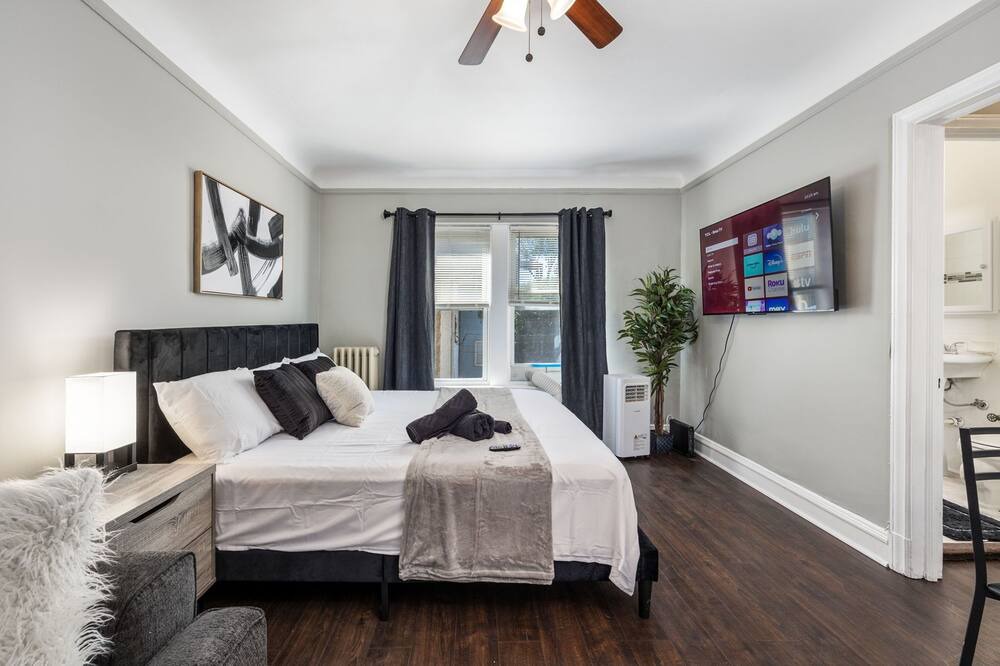 Photo of Bedroom in Oak Park