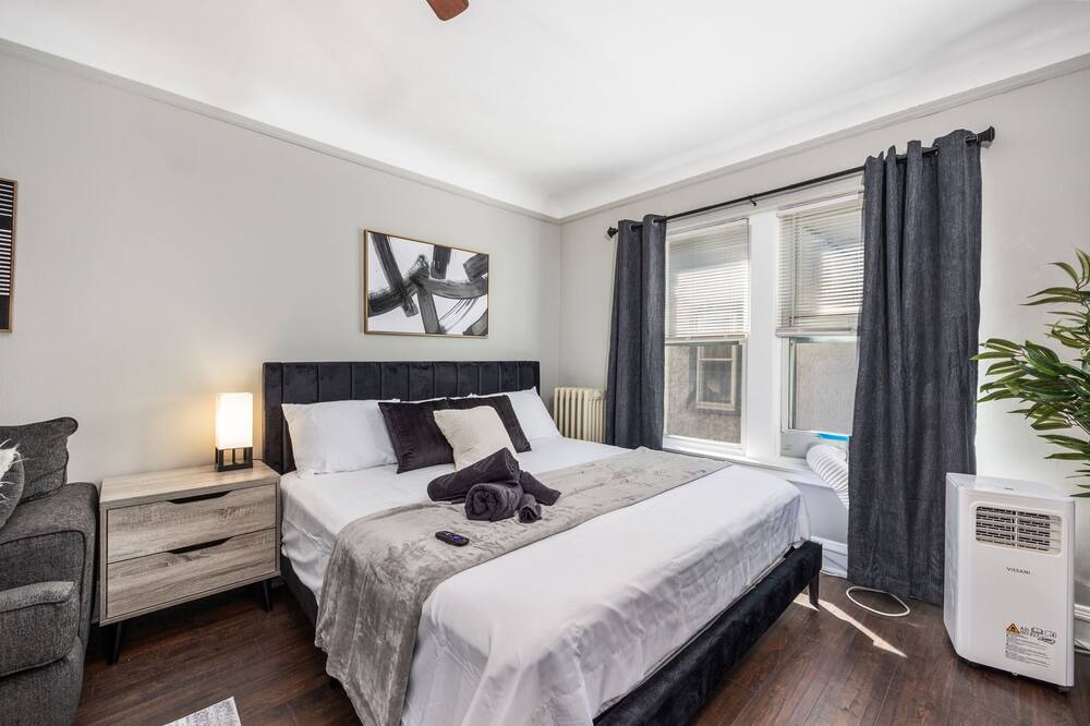 Photo of Bedroom in Oak Park