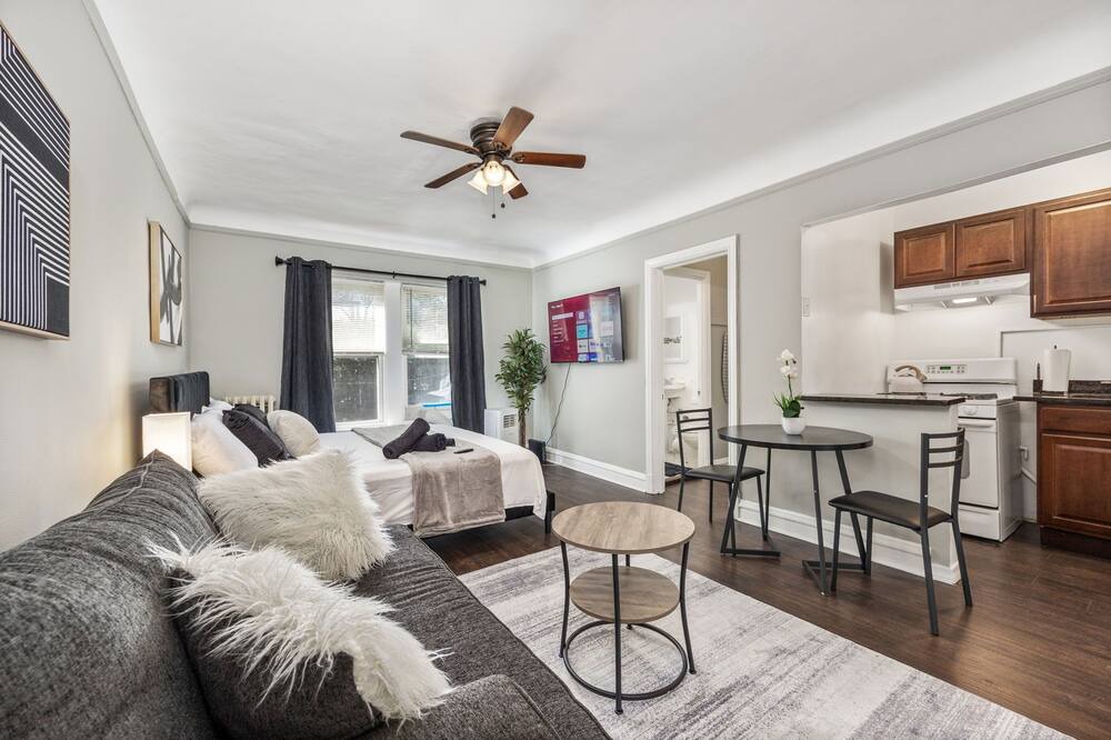 Photo of Livingroom in Oak Park
