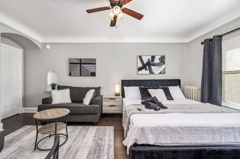 Photo of Bedroom in Oak Park
