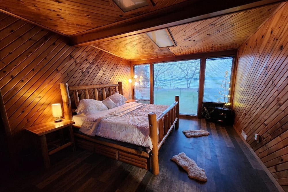 Photo of Bedroom in Orange Prairie
